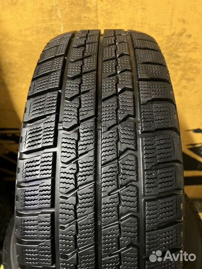 Goodyear Ice Navi Zea II 215/65 R16