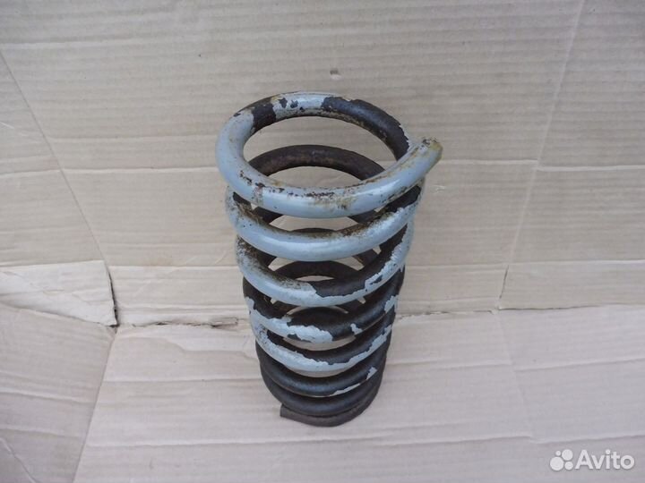 Передняя пружина на ваз-2121,2131 штатная