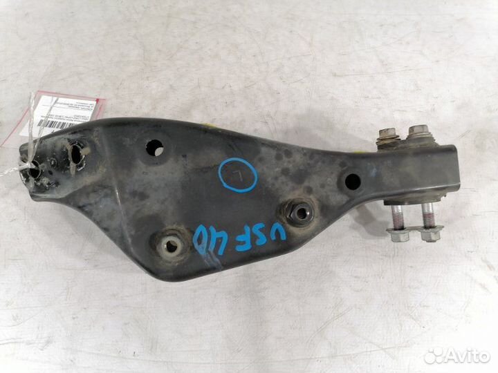 Крепление балки подвески переднее левое Lexus