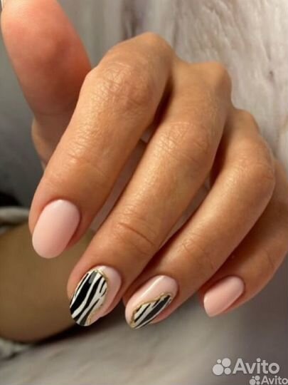 Маникюр с покрытием гель-лаком
