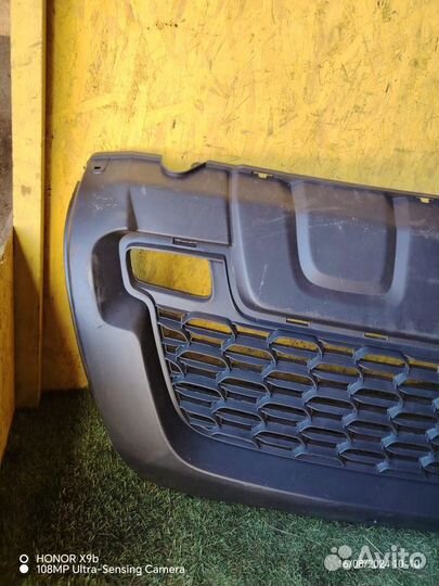 Решетка в бампер Renault Duster 2015