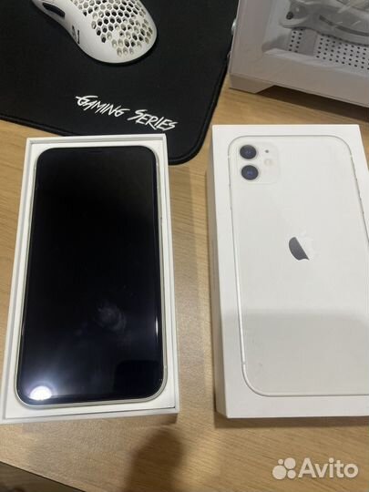 iPhone 11, 64 ГБ
