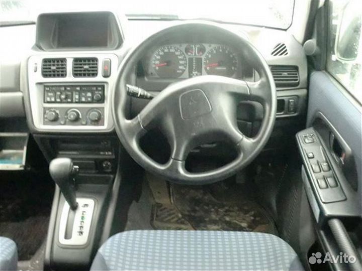 Спидометр передний правый Mitsubishi Pajero Io