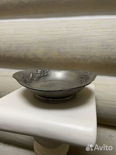 Поднос из олово