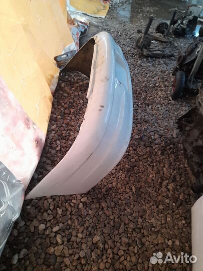 Бампер задний Chevrolet Metro