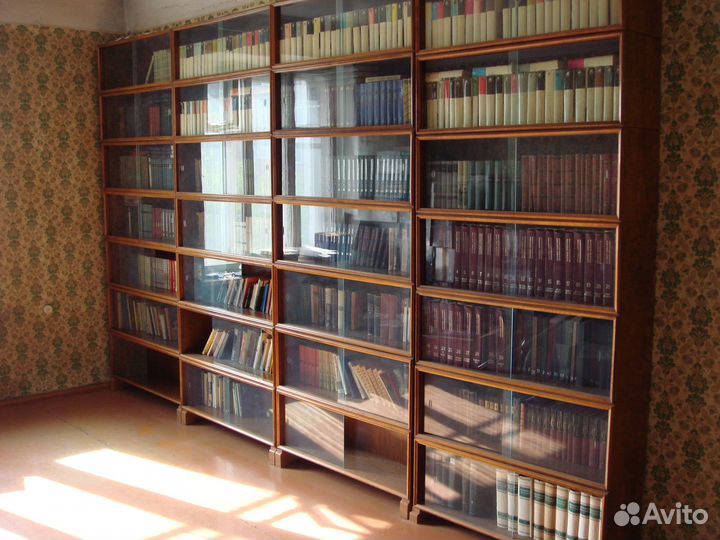 Книжные полки со стеклом СССР