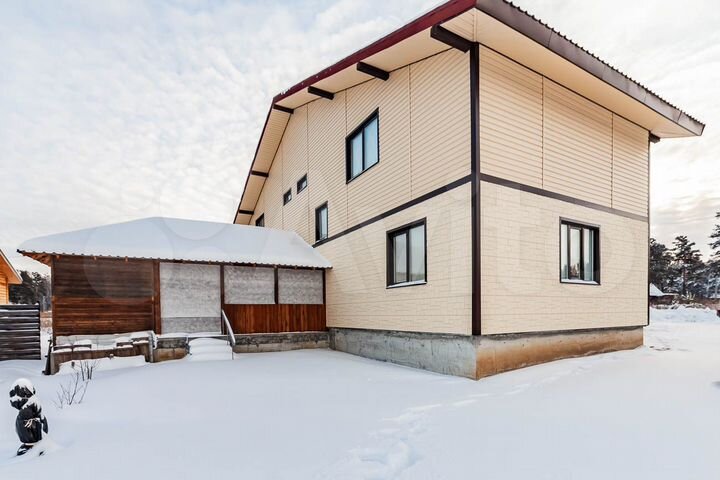 Дом 230 м² на участке 10 сот.