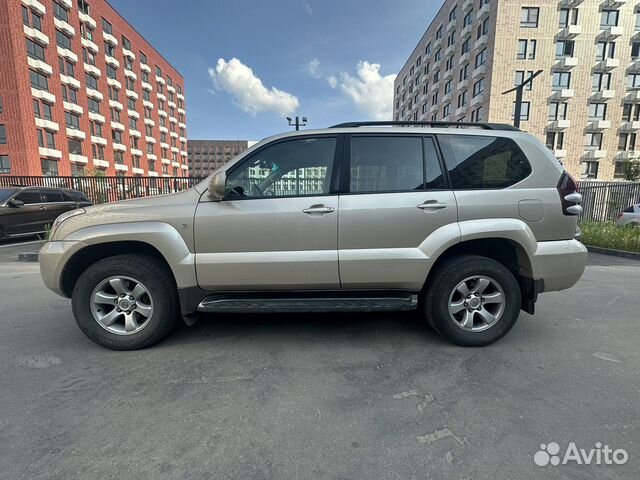 Toyota Land Cruiser золотистый