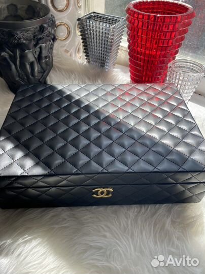 Электрическая зубная щетка Chanel