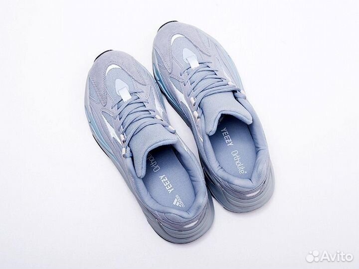 Кроссовки Adidas Yeezy Boost 700 V2 Hospital Blue