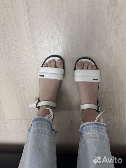 Босоножки женские