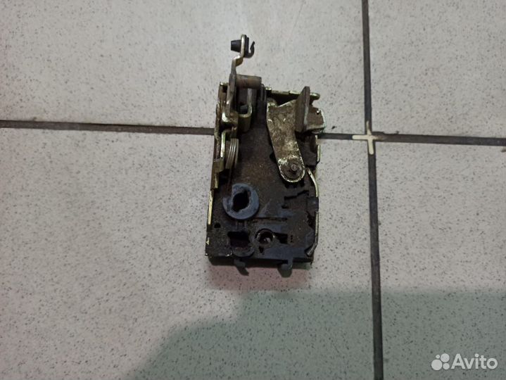 Лифан Бриз Замок двери задний левый