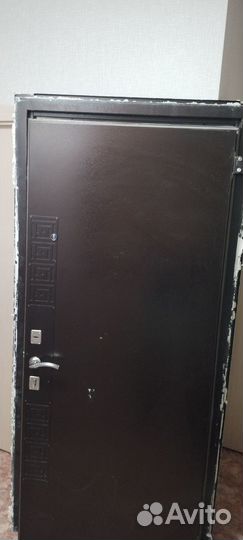 Дверь входная металлическая от застройщика