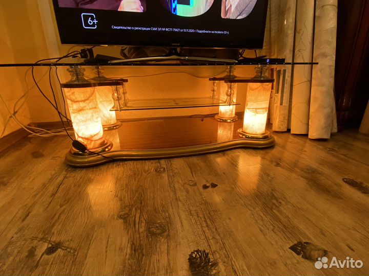 Подставка для телевизора