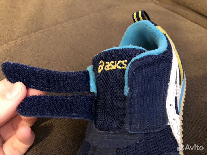 Кроссовки asics