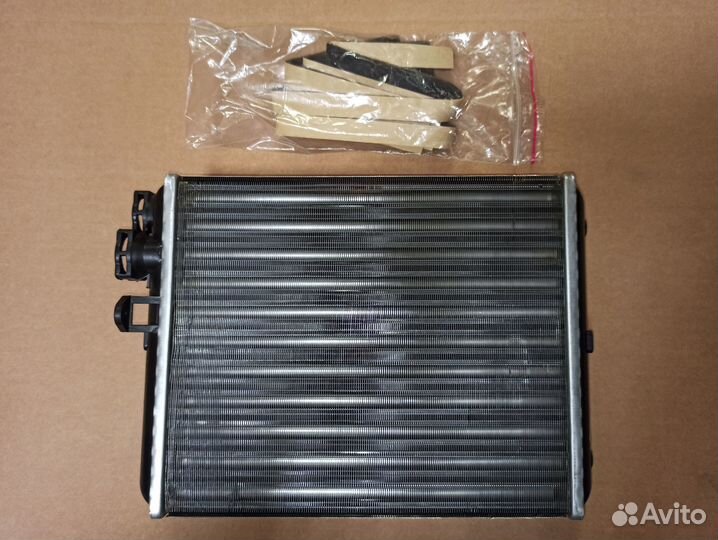 Радиатор отопителя VOA6110 AVA