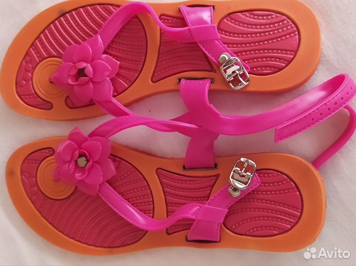 Сандалии для девочки р-р 36