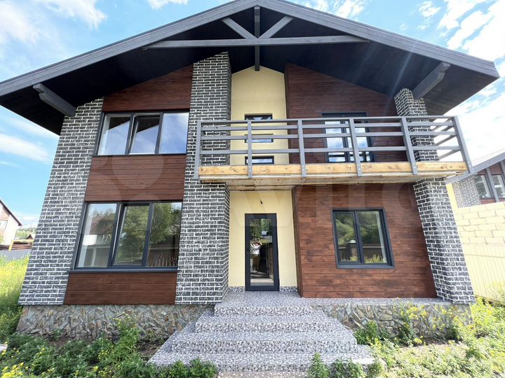 Коттедж 155 м² на участке 8 сот.