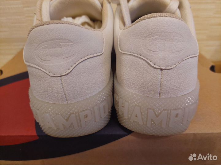 Кроссовки женские 36,5