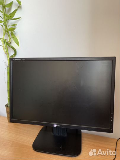 Монитор LG 17”