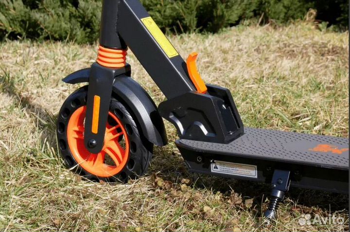 Самокат электро Kugoo S1 в бодром состоянии