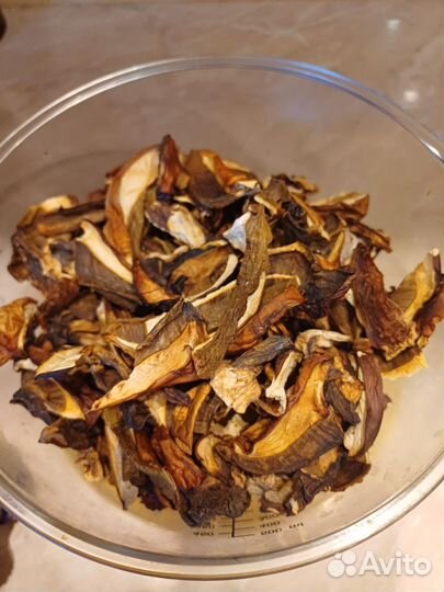 Грибы рыжики соленые,белые сушеные