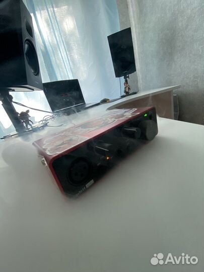 Внешняя звуковая карта focusrite