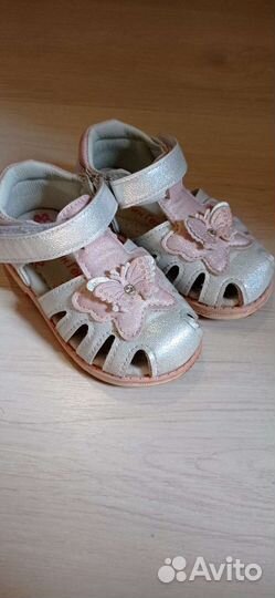 Сандалии для девочки