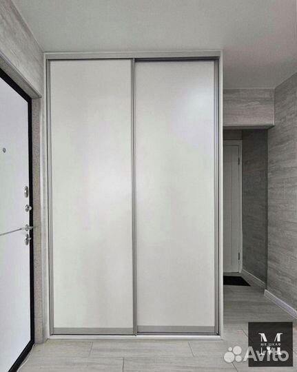 Шкаф купе с зеркалом