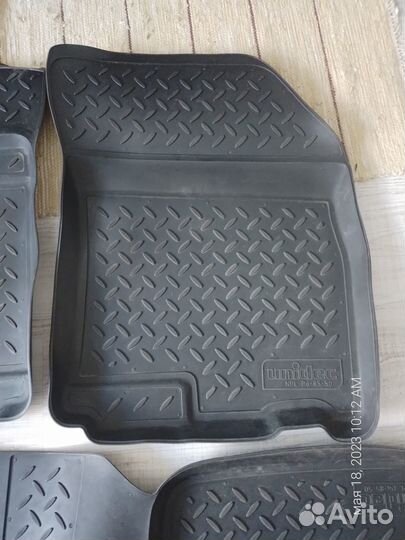 Комплект ковриков на Suzuki SX4