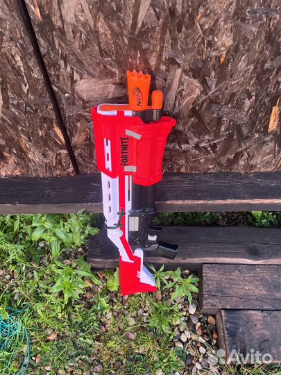 Пистолет нерф из серии fortnite