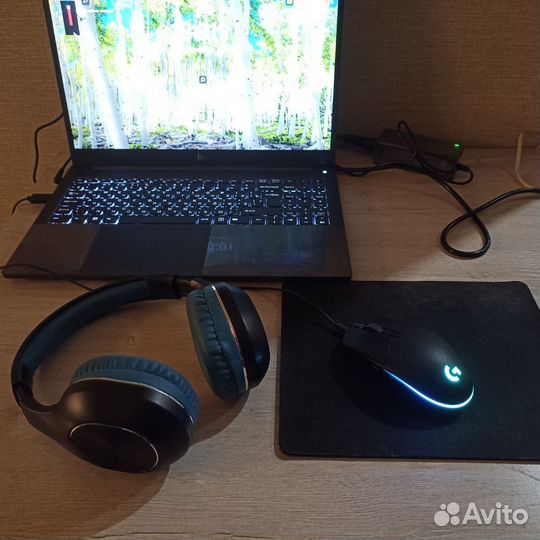 Ноутбук i3, 8+256, наушники Rombica, мышь Logitech