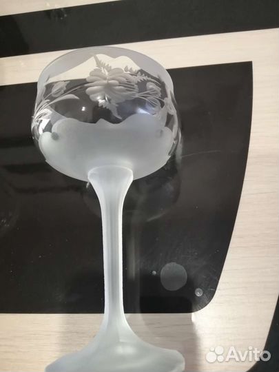 Вазочка на ножке