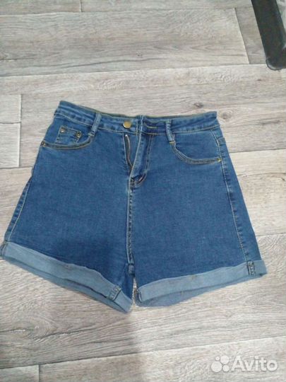 Джинсовые шорты