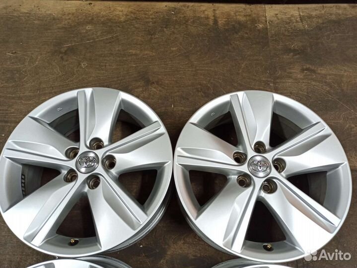 Диски 17 5х114,3 ET39 оригинал Тойота из Японии