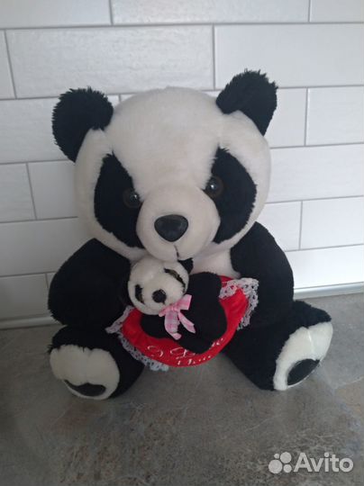 Мягкие игрушки. Панда и мишка с бочонком меда