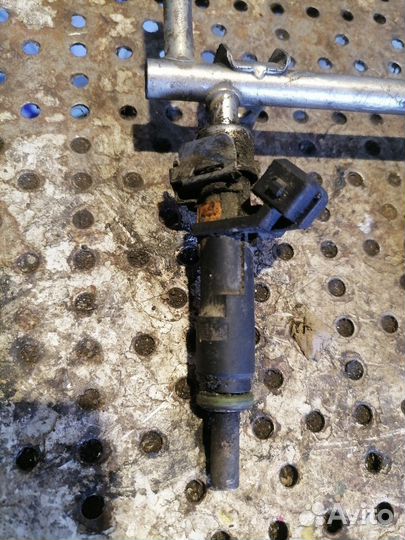 Рейка топливная (рампа) Opel Insignia