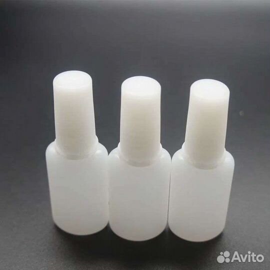 Банка с кисточкой