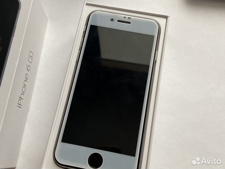 Телефон iPhone 6s