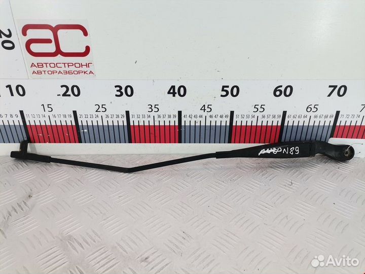 Щеткодержатель (поводок стеклоочистителя, дворник)