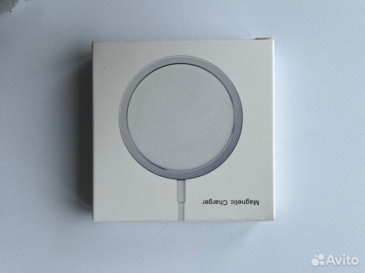 Беспроводная зарядка MagSafe Charger В упаковке