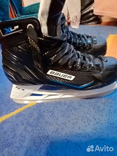 Коньки хоккейные 43 размер бауер