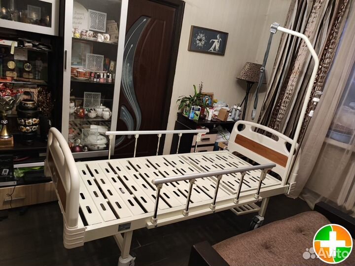 Медицинская кровать