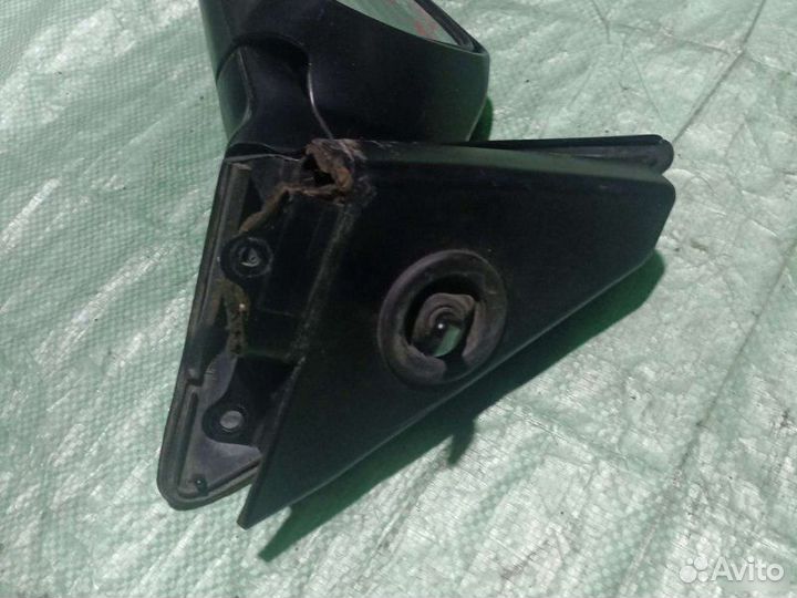 Зеркало левое Nissan Primera P10 седан 1.6 102