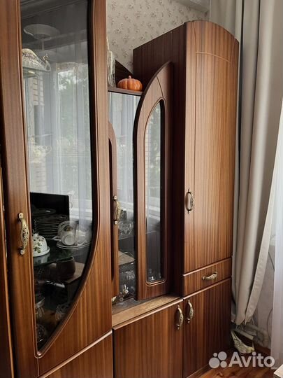 Стенка горка со шкафом в гостинную