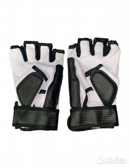 Шлем, перчатки, защита на ноги для каратэ