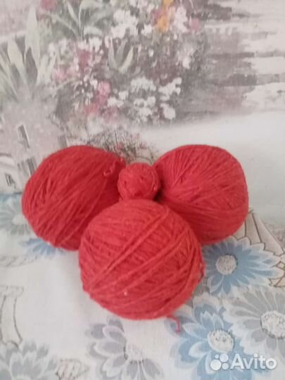 Пряжа, крючок для вязания,пяльцы для вышивания