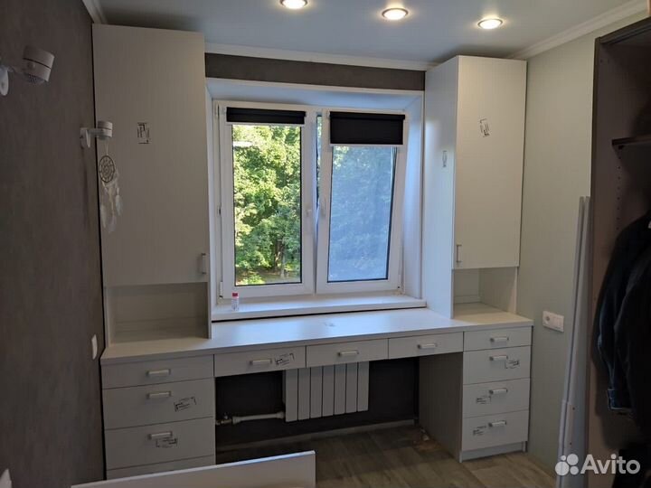 Рабочая зона у окна на заказ