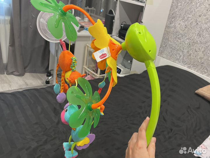 Музыкальный мобиль на кроватку