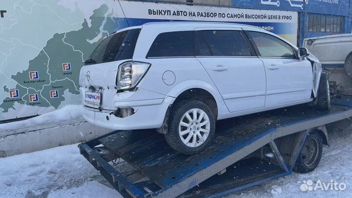 Стекло лобовое Opel Astra (H) 161132